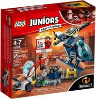 LEGO JUNIORS Ponios Nerealiosios persekiojimas ant stogo 10759