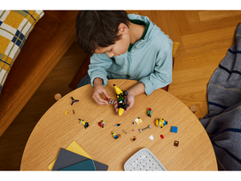 lego car - LEGO Minions Pakalikai ir banano formos automobilis 75580 - 7 nuotrauka
