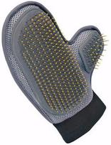 gyvunas kail - Trixie Coat Care Glove With Wire Bristles 18x24cm - 1 nuotrauka