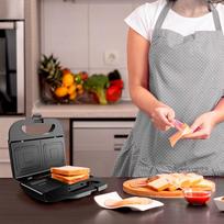 sandwich maker - Black+Decker BXSA753E Juodas (Black) 750 W Sumuštinių Keptuvė - 1 nuotrauka