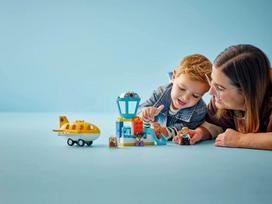 legajos - LEGO DUPLO Town First Time at the Airport 10443 - 8 nuotrauka