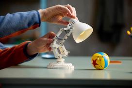 lego disney - LEGO IDEAS Disney Pixar Luxo Jr. 21357 - 12 nuotrauka