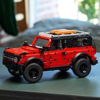 legajos - LEGO Technic Visureigis Ford Bronco 42213 - 7 nuotrauka