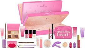 essence Grožio advento kalendorius "Make My Heart Sparkle" Kalėdų kalendorius, veganiškas, be parabenų, 24 grožio siurprizai Kalėdų sezonui, 1 pakuotė