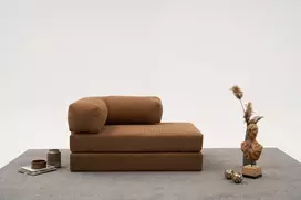 Dvivietė sofa, Hanah Home, komfortiška, ruda, 140 x 75 x 95