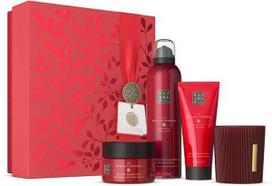 Rituals of Ayurveda Gift Set-M: kūno kremas, 100 ml + kūno šveitiklis, 125 g + dušo putos, 200 ml + kvapioji žvakė, 140 g