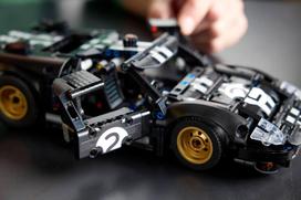 lego automobilis - LEGO 1966 Ford GT40 MKII Race Car 42223 - 7 nuotrauka
