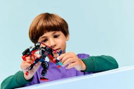 lego robotas - LEGO Marvel Super Heroes Miles Morales vs. Spider-Man 2099 76337 - 8 nuotrauka
