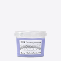 Davines LOVE Smoothing Instant Mask greitą glotninimo efektą suteikianti plaukų kaukė slenkantiems ir šiurkštiems plaukams - 75 ml.