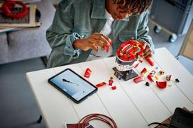 lego ferrari - Lego Editions Scuderia Ferrari HP Charles Leclerc šalmas 43014 - 7 nuotrauka