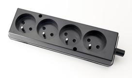Kištukinis lizdas GN-470, 4 lizdai, su įžeminimu, juodas (Black)