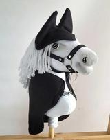 Hobby Horse rinkinys: juodas flisinis pledas ir ausinukai (Black)
