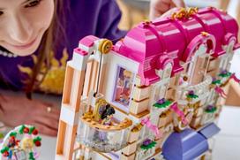 lego friends - LEGO FRIENDS Grand Hotel mieste Heartlake 42704 - 5 nuotrauka