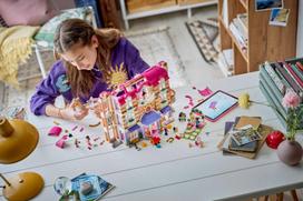 lego friends - LEGO FRIENDS Grand Hotel mieste Heartlake 42704 - 9 nuotrauka