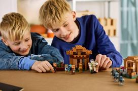 senukai lego - LEGO MINECRAFT Šauklių antpuolis kaime 21596 - 3 nuotrauka