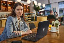voyager - HP Poly Voyager Legend 30 Juodos (Black) - 1 nuotrauka