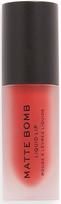 Makeup Revolution London Matte Bomb skysti lūpų dažai 4,6 ml Lure Red (Lure Red)