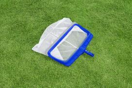 graibsto kotas - Bestway Flowclear AquaRake 58660 baseino valymo tinklelis 50 cm - 4 nuotrauka