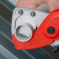plastikiniai vamzdziai -  KNIPEX 9020 185mm - 3 nuotrauka