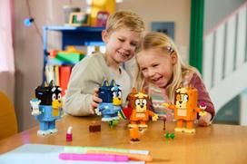 bigbox lego - LEGO Bluey Konstruojama Bluey šeima 11217 - 4 nuotrauka