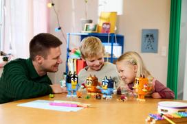bigbox lego - LEGO Bluey Konstruojama Bluey šeima 11217 - 5 nuotrauka