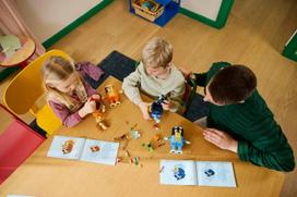 bigbox lego - LEGO Bluey Konstruojama Bluey šeima 11217 - 6 nuotrauka