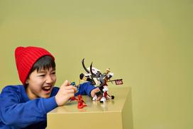 legajos - Lego Ninjago Zilvar ir drakonas-pabaisa Grimtak 71863 - 4 nuotrauka