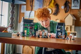 lego parduotuve - LEGO Harry Potter Mušeikų skersgatvio burtininkų parduotuvės 76471 - 8 nuotrauka