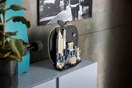 didysis lego - LEGO Architecture Niujorkas – Didysis obuolys 21066 - 7 nuotrauka