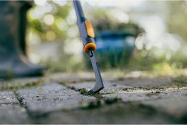 irankis.lt - Žolės grandiklis Fiskars OneClick 1080687 - 2 nuotrauka