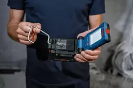 senukai akumuliatoriai - Bosch GLI 18V-800 PROFESSIONAL, akumuliatorinis prožektorius (mėlynas/juodas, be akumuliatoriaus ir pakrovėjo) - 3 nuotrauka