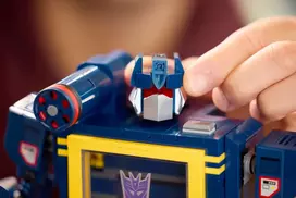 lego konstruktoriai - LEGO Icons Transformers: Garso banga 10358 - 4 nuotrauka