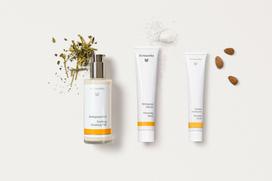 pienelis makiazo valiklis veidui - Dr. Hauschka Soothing Cleansing Milk valomasis pienelis - 145 ml. - 2 nuotrauka