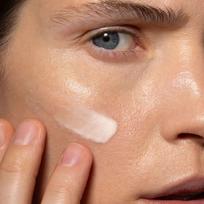 retinolio kremas - Mádara Retinol Alternative Plant Powered Night Cream naktinis veido kremas kovojantis su senėjimo požymiais - 50 ml. - 2 nuotrauka