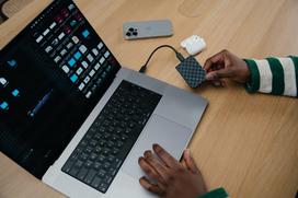 verbatim 1tb - Verbatim Mini Diamond SSD 1TB USB-C 3.2 Gen juodos spalvos 32025 - 5 nuotrauka
