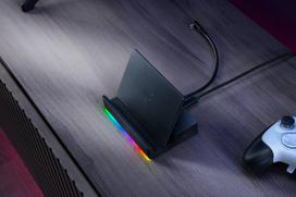 razer usb - Razer Handheld Dock Chroma USB Type C 6-in-1 dokavimo stotelė Juoda (Black) - 4 nuotrauka