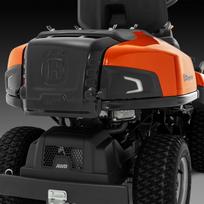 vejos traktorei - Husqvarna R 216 TS AWD - 11 nuotrauka