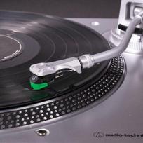 ploksteliu grotuvai technics - Audio Technica AT-LP120XUSB Silver (Sidabrinis) - 4 nuotrauka
