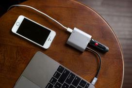 adapteriai vga - Kanex USB-C VGA Adapter with Pass Thru Charging - 2 nuotrauka
