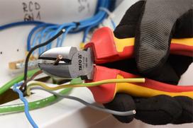 vamzdziu kirpimo reples - Replės elektros instaliacijai Yato YT-21159, 180 mm - 3 nuotrauka