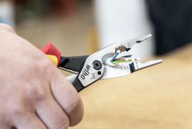 daugiafunkcines reples - Wiha Daugiafunkcinės replės elektrikams 8in1 225mm W45705 - 11 nuotrauka