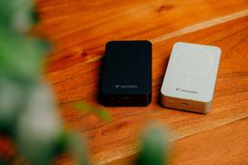 magnetinis power bank - Verbatim Charge 'n' Go Essentials Power Bank Magnetic Wireless 20000 mAh Black 32223 - 3 nuotrauka