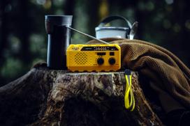 radijo imtuvas zibintuvelis - Adler AD 1197 Nešiojamasis radijas su žibintuvėliu (Portable Radio with Flashlight) - 2 nuotrauka