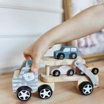 vilkiko priekaba - VIGA medinis vilkikas„PolarB“ su automobiliais - 12 nuotrauka