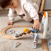 traukiniu trasa - TOOKY TOY medinis kosminio traukinio bėgių rinkinys - 10 nuotrauka