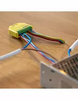 ismanus namas - Shelly Plus RGBW PM LED juostos valdiklis Wi-Fi/Bluetooth - 2 nuotrauka
