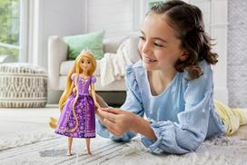anglu pasaka - Mattel Disney Princess Dainuojanti lėlė Auksaplaukė (Rapunzel) HPD41, 30 cm - 5 nuotrauka