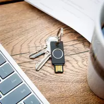yubico - Yubico YubiKey Bio FIDO Edition Juodas (Black) - 2 nuotrauka