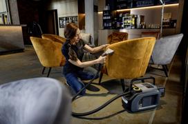 akumuliatorinis karcher siurblys - Karcher Puzzi 2/1 Bp - 12 nuotrauka