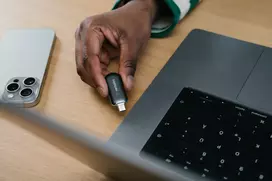 usb c atmintukas 128 - Pendrive Verbatim Plectra 128GB USB-C juodos spalvos 30225 - 2 nuotrauka